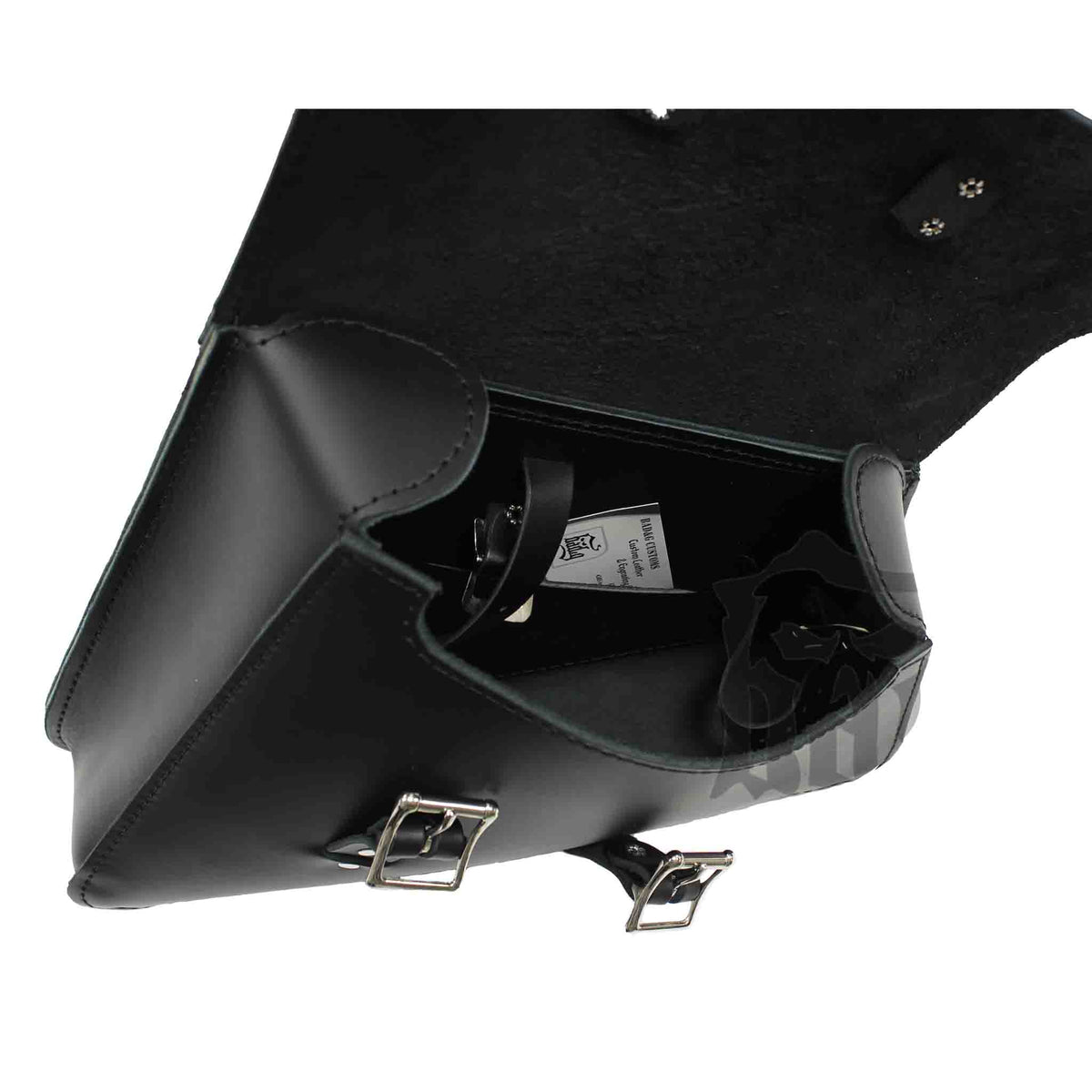 Upgrade your Triumph Bobber or Speedmaster with the TBL01 Left Side Solo Bag. Hand crafted in USA with premium leather and top quality hardware. Durable and stylish, it's the perfect fit for your motorcycle.