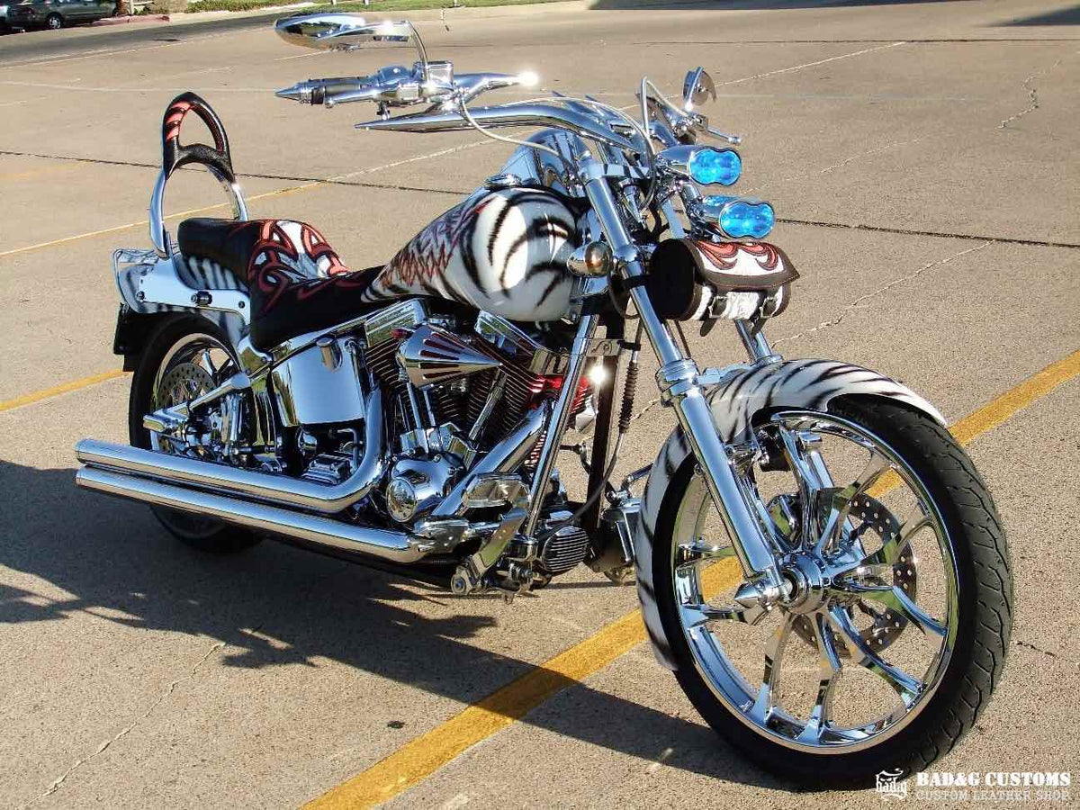 Harley-Davidson Softail Tribal Seat with Matching Backrest and Tool Bag